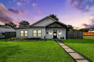 1731 Cheshire Ln, Houston, TX 77018 - Photo 1