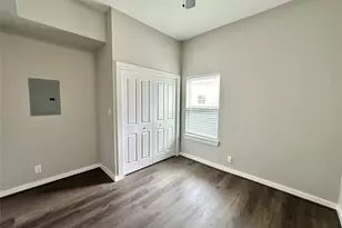 225 N Everton St, Houston, TX 77003 - Photo 8