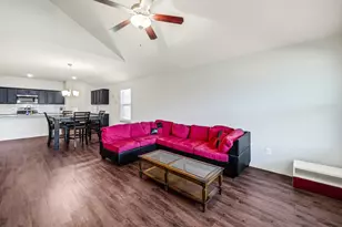 1345 Lariat Rdg Trl, Houston, TX 77049 - Photo 14