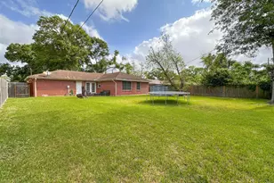 720 Northridge, Angleton, TX 77515 - Photo 12