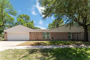 2102 Gray Falls Dr, Houston, TX 77077 - Photo 32