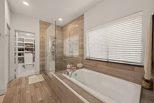 1613 Vermont St, Houston, TX 77006 - Photo 18