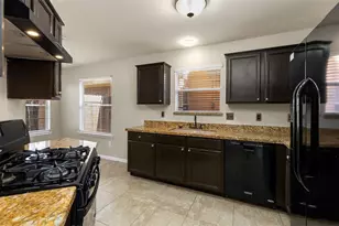 12235 Innisfall Cir, Tomball, TX 77377 - Photo 8