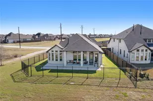 945 Goose Creek St, Webster, TX 77598 - Photo 30