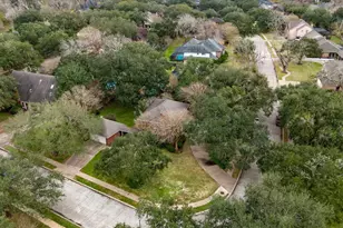 103 Strawberry Dr, Lake Jackson, TX 77566 - Photo 38