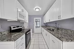 5146 Markwood Ln, Houston, TX 77053 - Photo 2