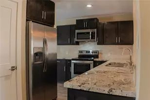 1023 Country Pl Dr, Houston, TX 77079 - Photo 2