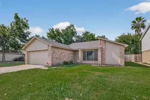 1915 Aldates Dr, Houston, TX 77015 - Photo 1