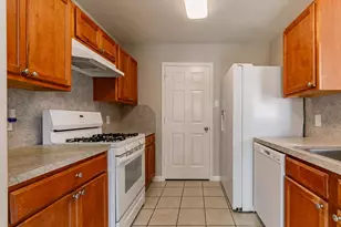 7850 Winding Creek View, Houston, TX 77072 - Photo 8