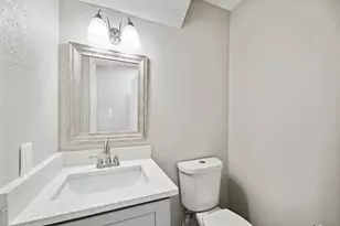 11883 Algonquin Dr, Houston, TX 77089 - Photo 10