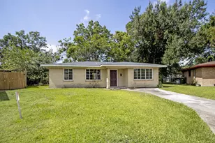 7 Talisman Ct, Houston, TX 77076 - Photo 2