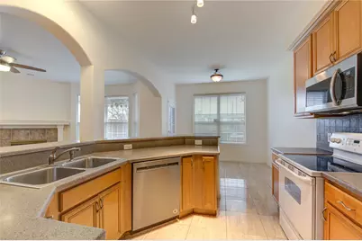 7611 S Linpar Court S, Houston, TX 77040 - Photo 18