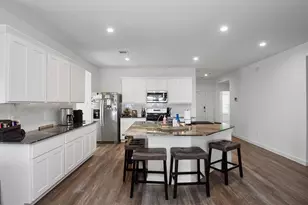 8938 Colicroot Dr, Rosharon, TX 77583 - Photo 4