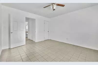 26 Farrell Street #10, Houston, TX 77022 - Photo 6