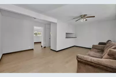 26 Farrell Street #10, Houston, TX 77022 - Photo 10