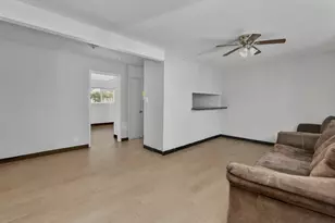 26 Farrell St, Houston, TX 77022 - Photo 10