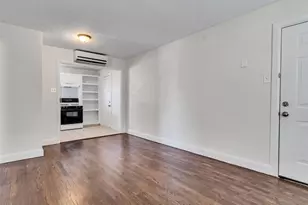 7626 Pecan Villas Dr, Houston, TX 77061 - Photo 4