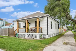 2015 37th St, Galveston, TX 77550 - Photo 1