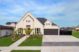 620 Appia Dr, Kemah, TX 77565 - Photo 1
