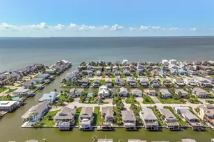 22205 Frio Dr, Galveston, TX 77554 - Photo 8