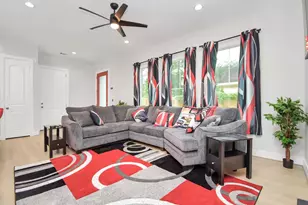 5718 Beall St, Houston, TX 77091 - Photo 2