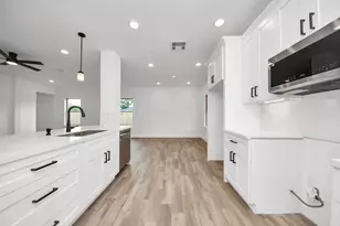 765 Marjorie St, Houston, TX 77088 - Photo 2