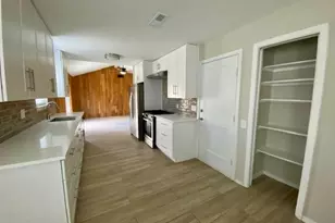 6002 Effingham Dr, Houston, TX 77035 - Photo 10