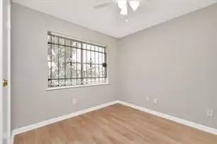 12811 Glen Hollow Dr, Houston, TX 77048 - Photo 10