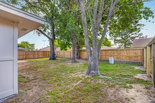 8707 Yvonne Dr, Houston, TX 77044 - Photo 36