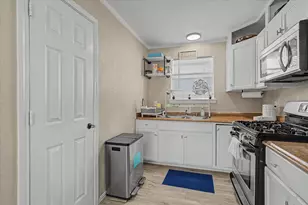 313 Ling, Bayou Vista, TX 77563 - Photo 28