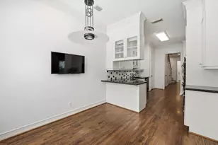 3210 Maroneal St, Houston, TX 77025 - Photo 8