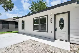 5835 Kenilwood Dr, Houston, TX 77033 - Photo 6