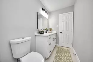5835 Kenilwood Dr, Houston, TX 77033 - Photo 22