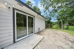 5835 Kenilwood Dr, Houston, TX 77033 - Photo 36