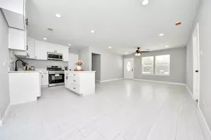 5835 Kenilwood Dr, Houston, TX 77033 - Photo 8