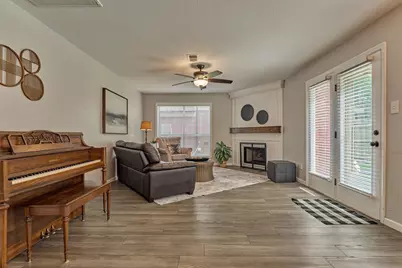 19 Greentwig Place, The Woodlands, TX 77381 - Photo 16