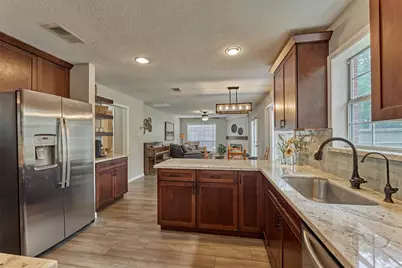 19 Greentwig Place, The Woodlands, TX 77381 - Photo 14