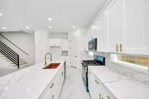 7717 Bowen St, Houston, TX 77051 - Photo 2