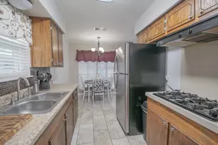 501 Southbend Dr, Alvin, TX 77511 - Photo 8