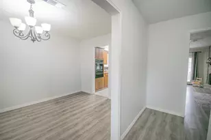 501 Southbend Dr, Alvin, TX 77511 - Photo 4