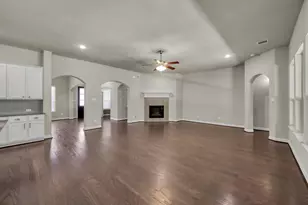 2051 Brookmont Dr, Conroe, TX 77301 - Photo 12