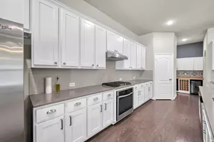 2051 Brookmont Dr, Conroe, TX 77301 - Photo 16