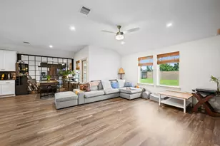 1054 Great Barracuda Ln, Alvin, TX 77511 - Photo 6