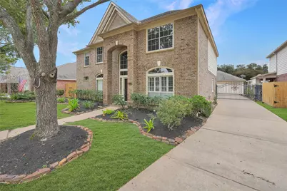 11719 Lakewood Crossing Drive, Tomball, TX 77377 - Photo 2