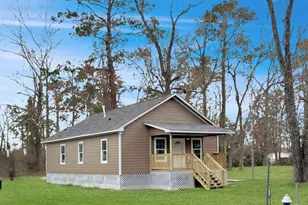 517 E Linney St, Dayton, TX 77535 - Photo 1