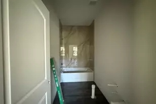 517 E Linney St, Dayton, TX 77535 - Photo 10