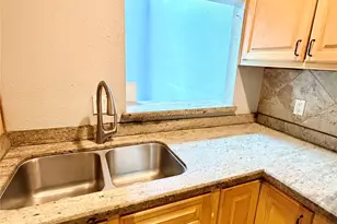 7402 Alegria Dr, Houston, TX 77083 - Photo 16