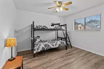 9 Colony Square, Angleton, TX 77515 - Photo 12