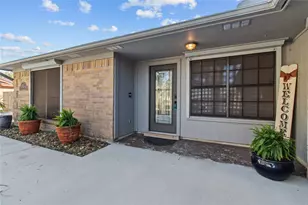 9 Colony Square, Angleton, TX 77515 - Photo 4