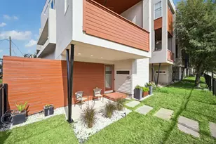1703 Beall St, Houston, TX 77008 - Photo 2